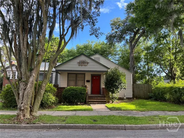 $2,200 | 809 East 32nd Street, Savannah, GA 31401