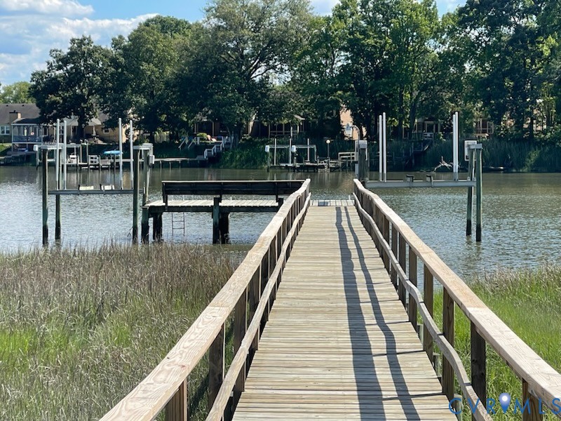 2872 East Point Drive Chesapeake, VA 23321 - Photo 4 of 13 2 boat lifts