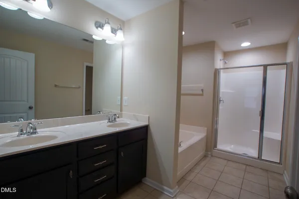 $2,095 | 2404 Swans Rest Way, Raleigh, NC 27606