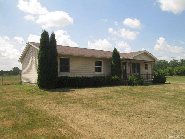 4055 Murphy Lake Road Millington, MI 48746 - Photo 5 of 36 IMG_7607.JPG