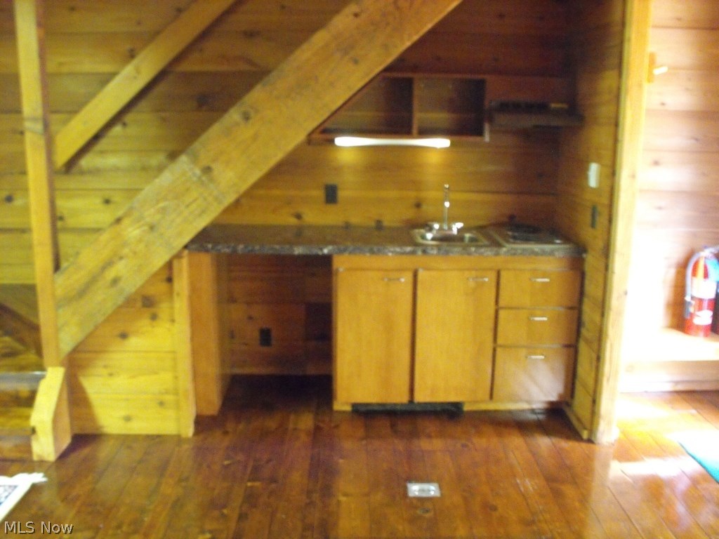 11709 Old State Road Chardon, OH 44024 - Photo 9 of 23