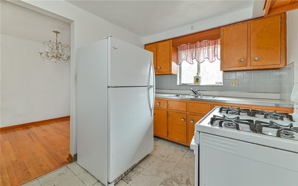 577 Grove Road Verona, PA 15147 - Photo 13 of 22 Gallery Image 13