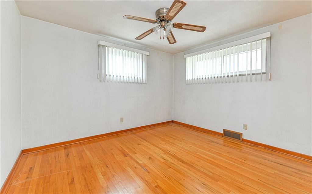 577 Grove Road Verona, PA 15147 - Photo 15 of 22 Gallery Image 15
