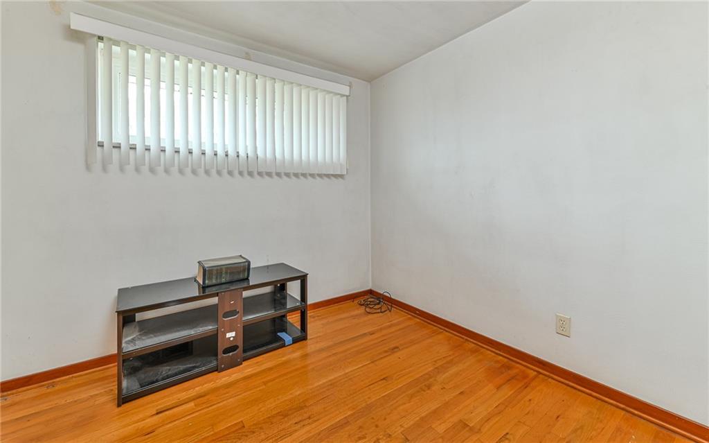 577 Grove Road Verona, PA 15147 - Photo 16 of 22 Gallery Image 16
