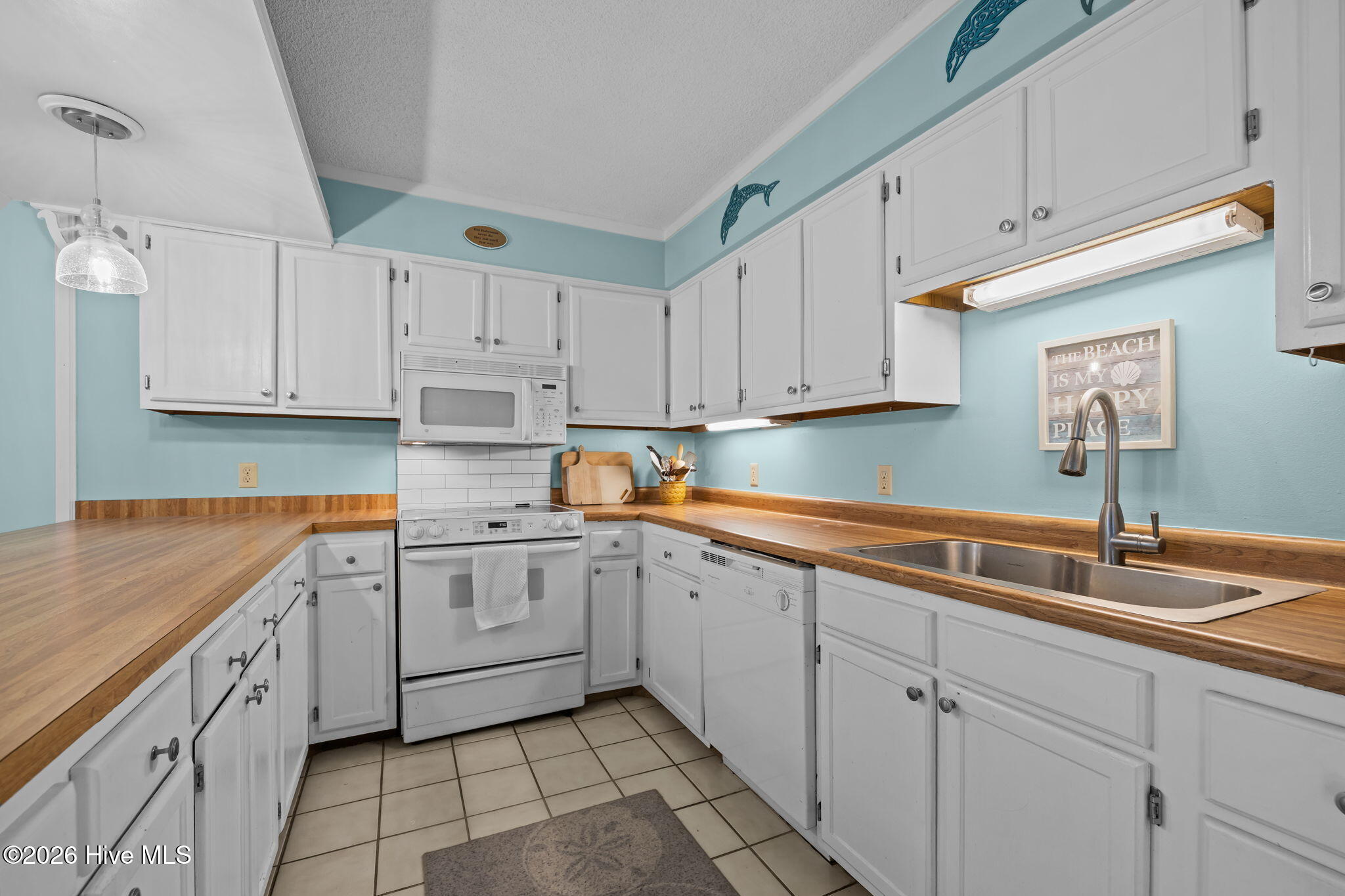 650 Salter Path Road, Unit 315 Pine Knoll Shores, NC 28512 - Photo 4 of 60 4-web-or-mls-1S3A8211