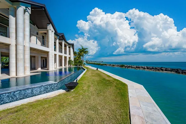 $14,500,000 | 201 West Seaview Drive, Marathon, FL 33050