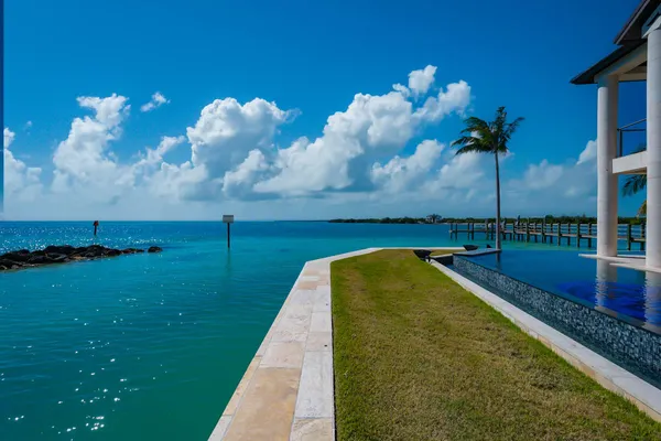 $14,500,000 | 201 West Seaview Drive, Marathon, FL 33050
