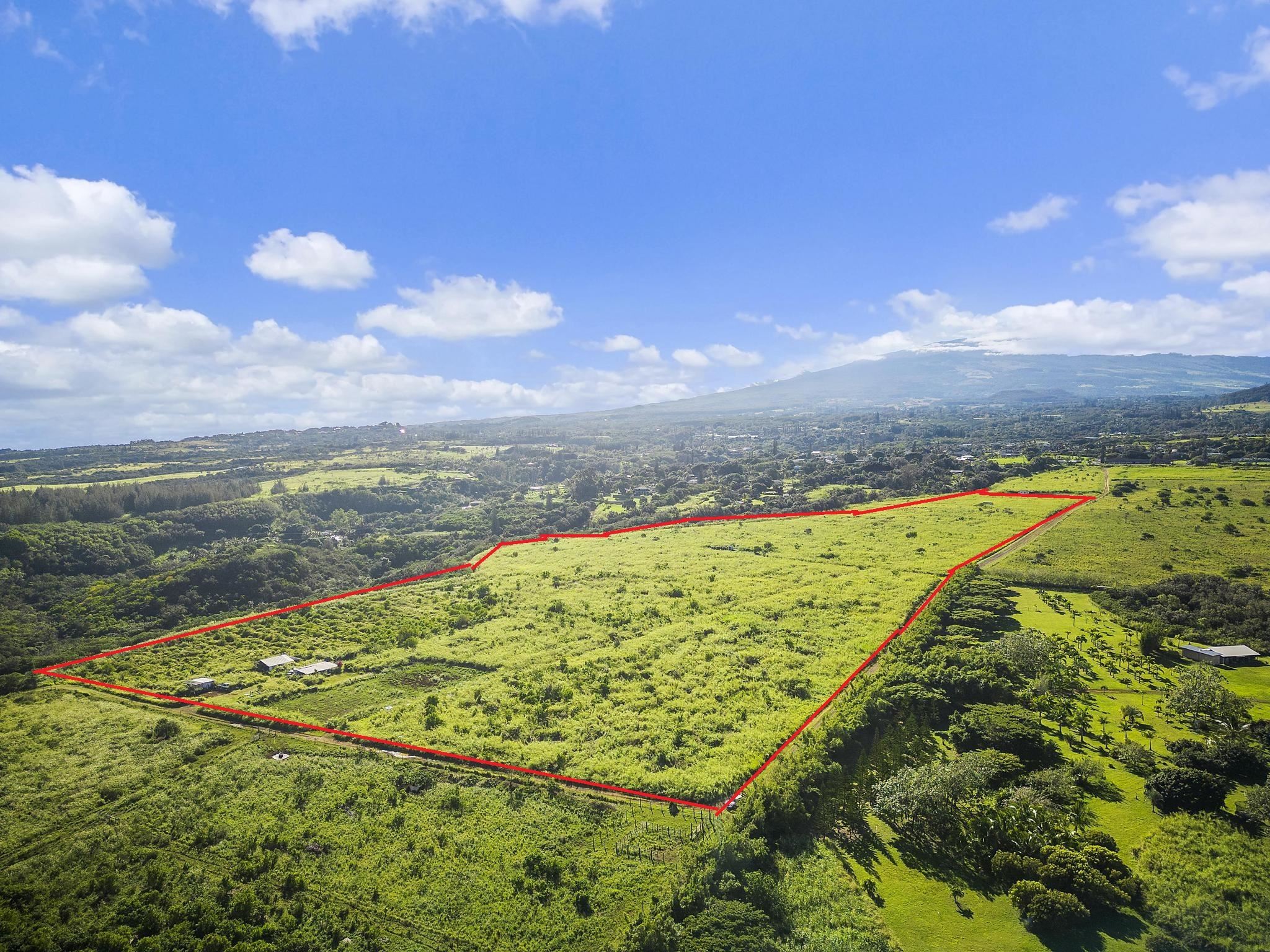 0 Pauwela Lighthouse Road, Unit 3 Haiku, HI 96708 - Photo 5 of 18 a view of a lake