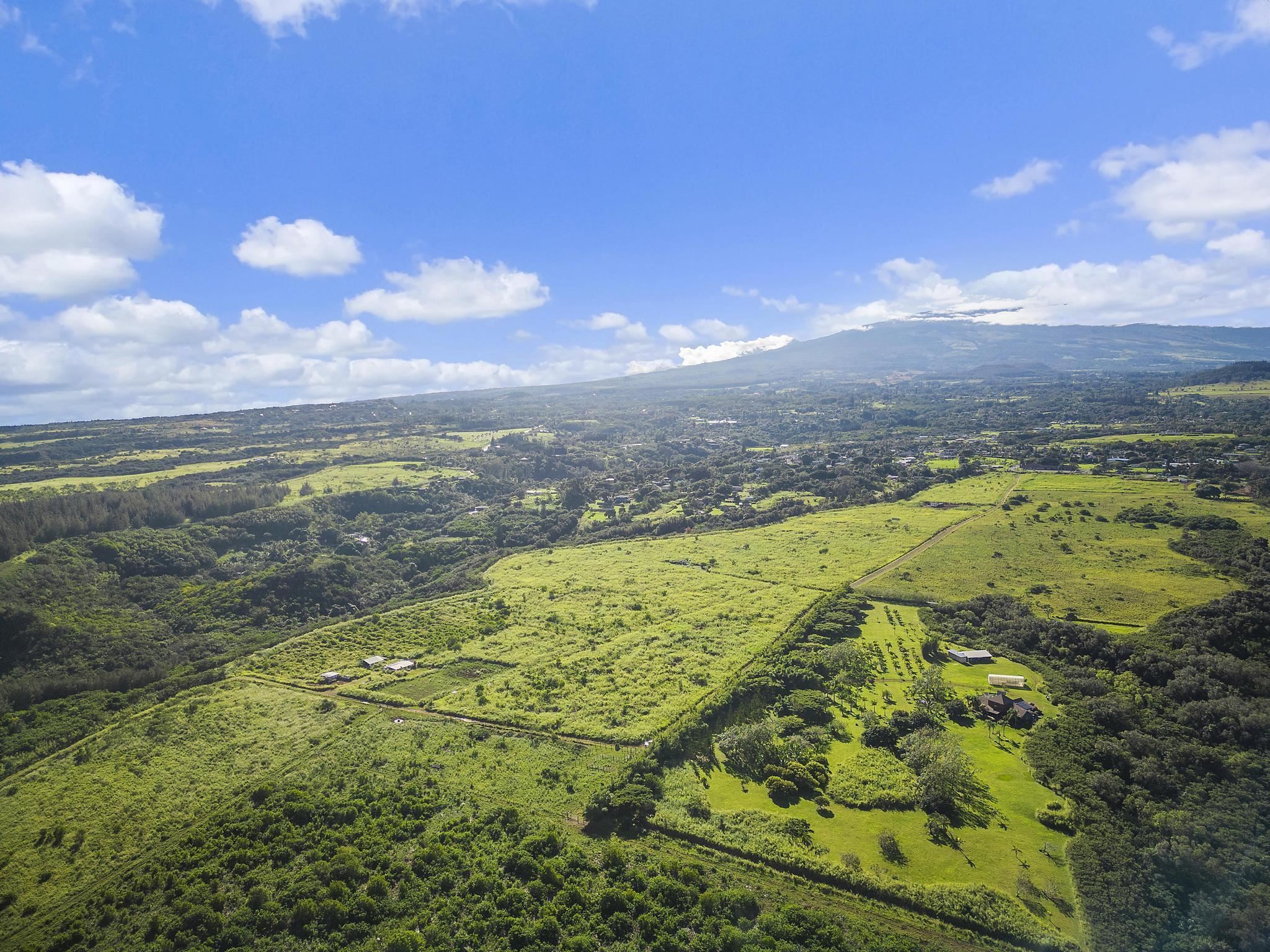 0 Pauwela Lighthouse Road, Unit 3 Haiku, HI 96708 - Photo 7 of 18 a view of an outdoor space and a lake view