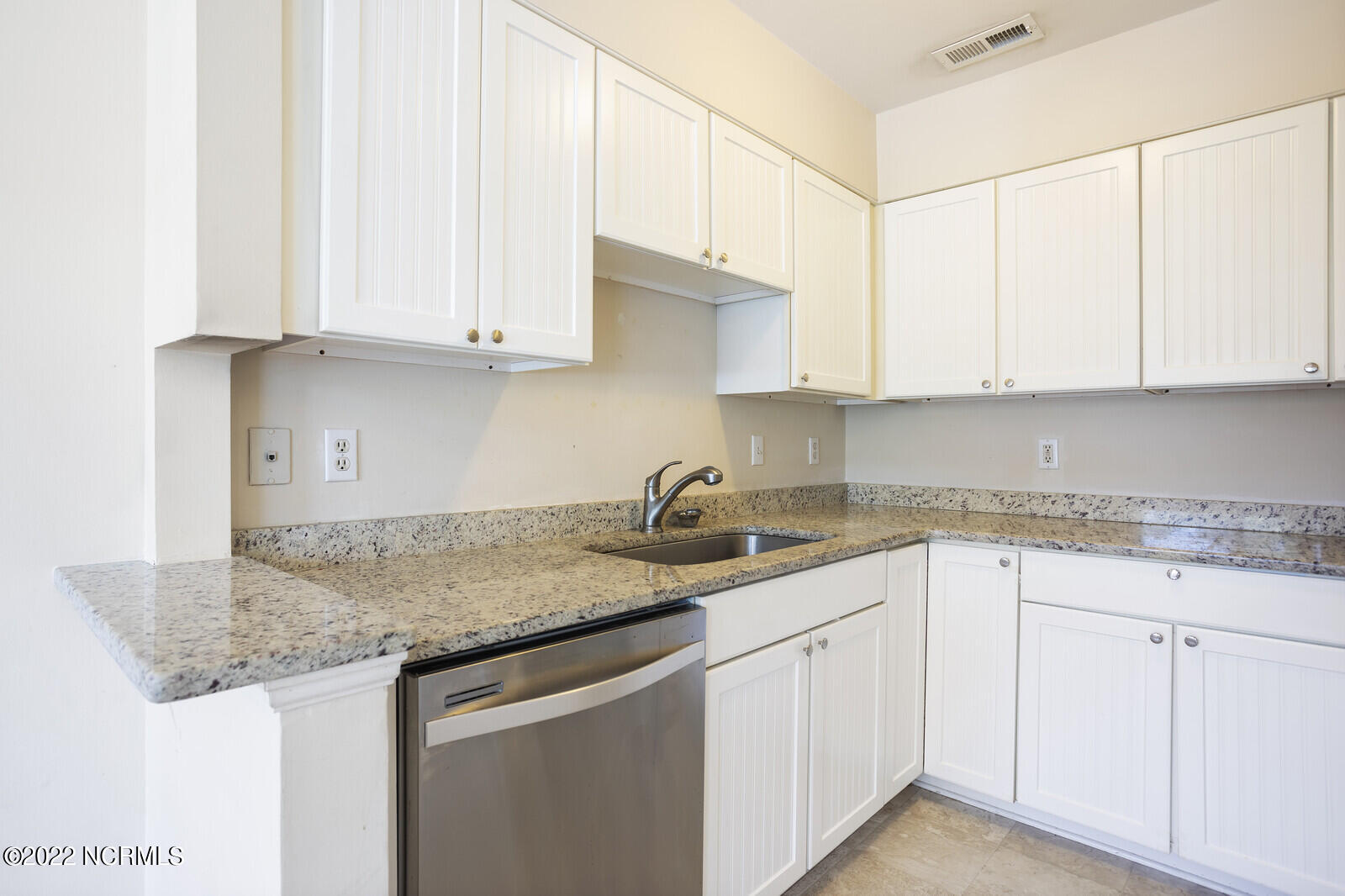 39 Roberts Road, Unit 7 Hampstead, NC 28443 - Photo 17 of 36 16_IMG_0612_mls
