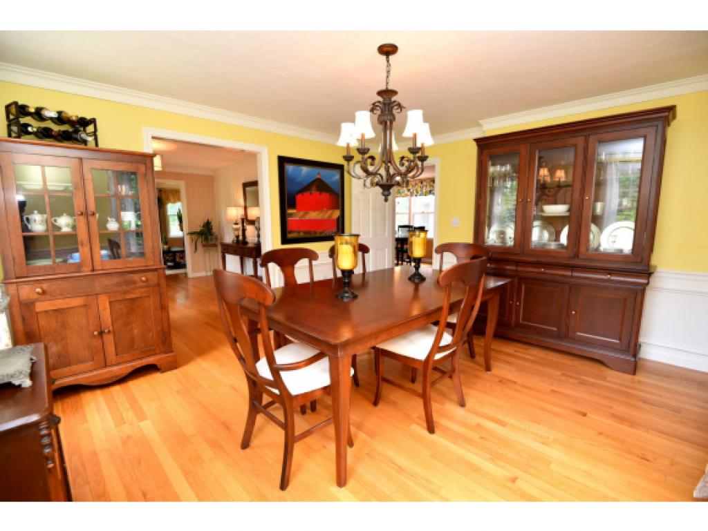 28 Boxwood Road Bedford, NH 03110 - Photo 12 of 34