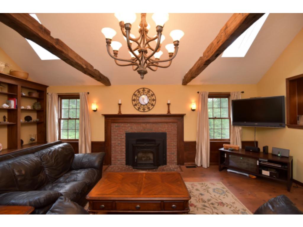 28 Boxwood Road Bedford, NH 03110 - Photo 15 of 34