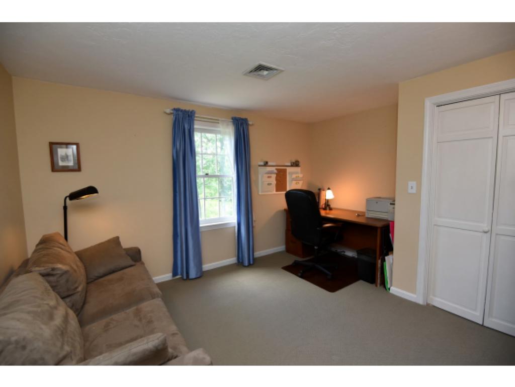 28 Boxwood Road Bedford, NH 03110 - Photo 18 of 34