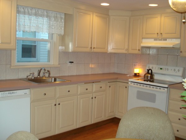 154 Rumney Road Revere, MA 02151 - Photo 4 of 11 Gallery Image 4