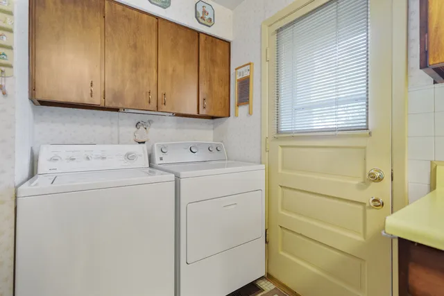 $319,900 | 550 Ridge Avenue, Elk Grove Village, IL 60007