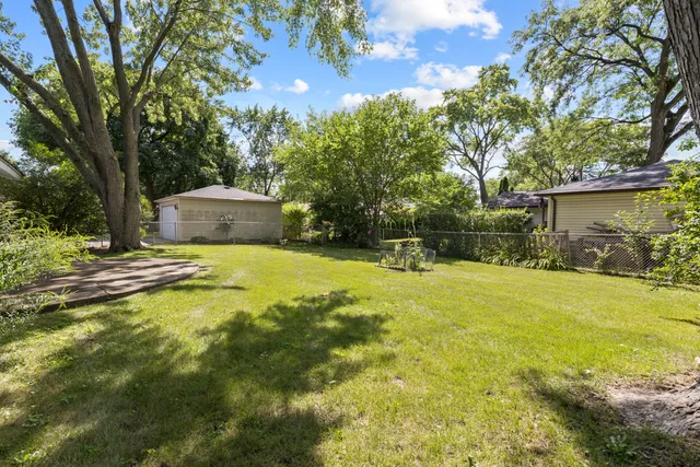 $319,900 | 550 Ridge Avenue, Elk Grove Village, IL 60007