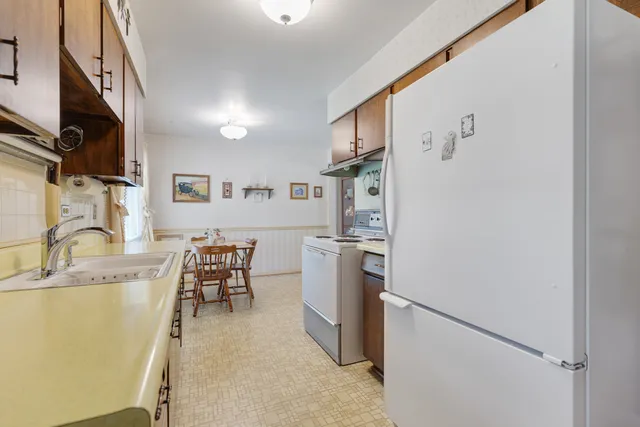 $319,900 | 550 Ridge Avenue, Elk Grove Village, IL 60007