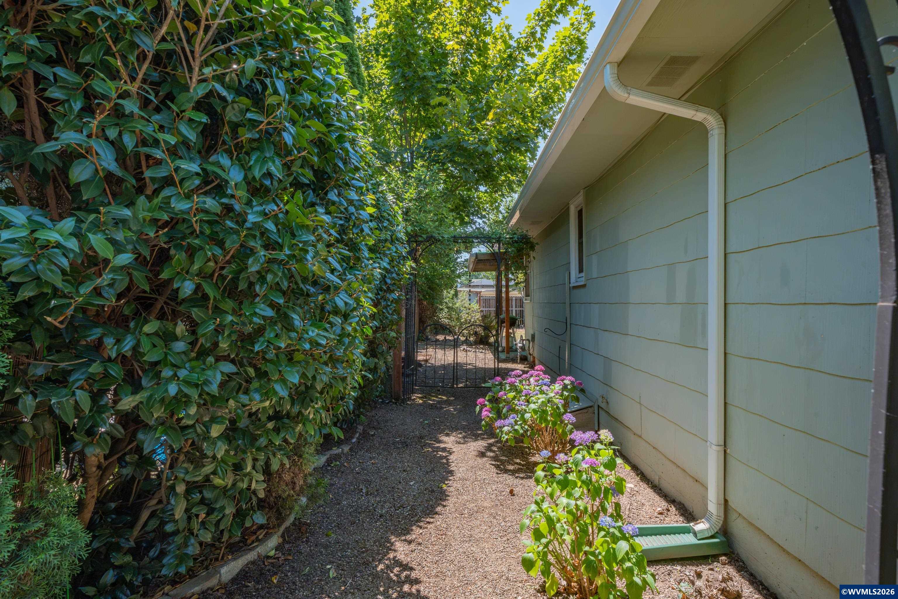 390 West D Street Lebanon, OR 97355 - Photo 29 of 31