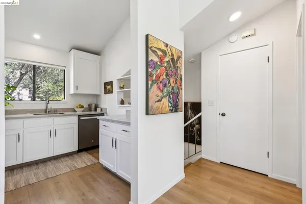 $765,000 | 45 Corte Real, Unit 1, Larkspur, CA 94904