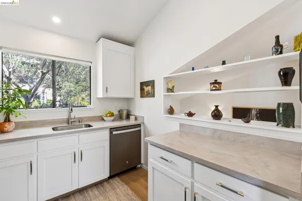 $765,000 | 45 Corte Real, Unit 1, Larkspur, CA 94904