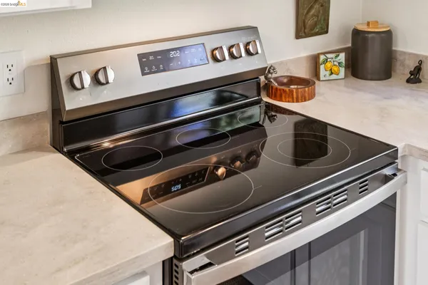 $765,000 | 45 Corte Real, Unit 1, Larkspur, CA 94904
