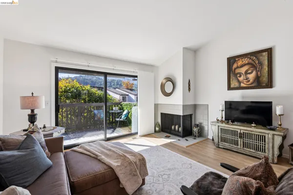$765,000 | 45 Corte Real, Unit 1, Larkspur, CA 94904