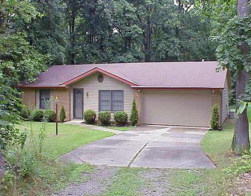 731 Gump Road East Fort Wayne, IN 46845 - Photo 1 of 4