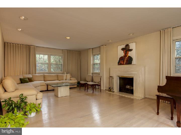 760 Crosswicks Road Rydal, PA 19046 - Photo 3 of 25 Living Room
