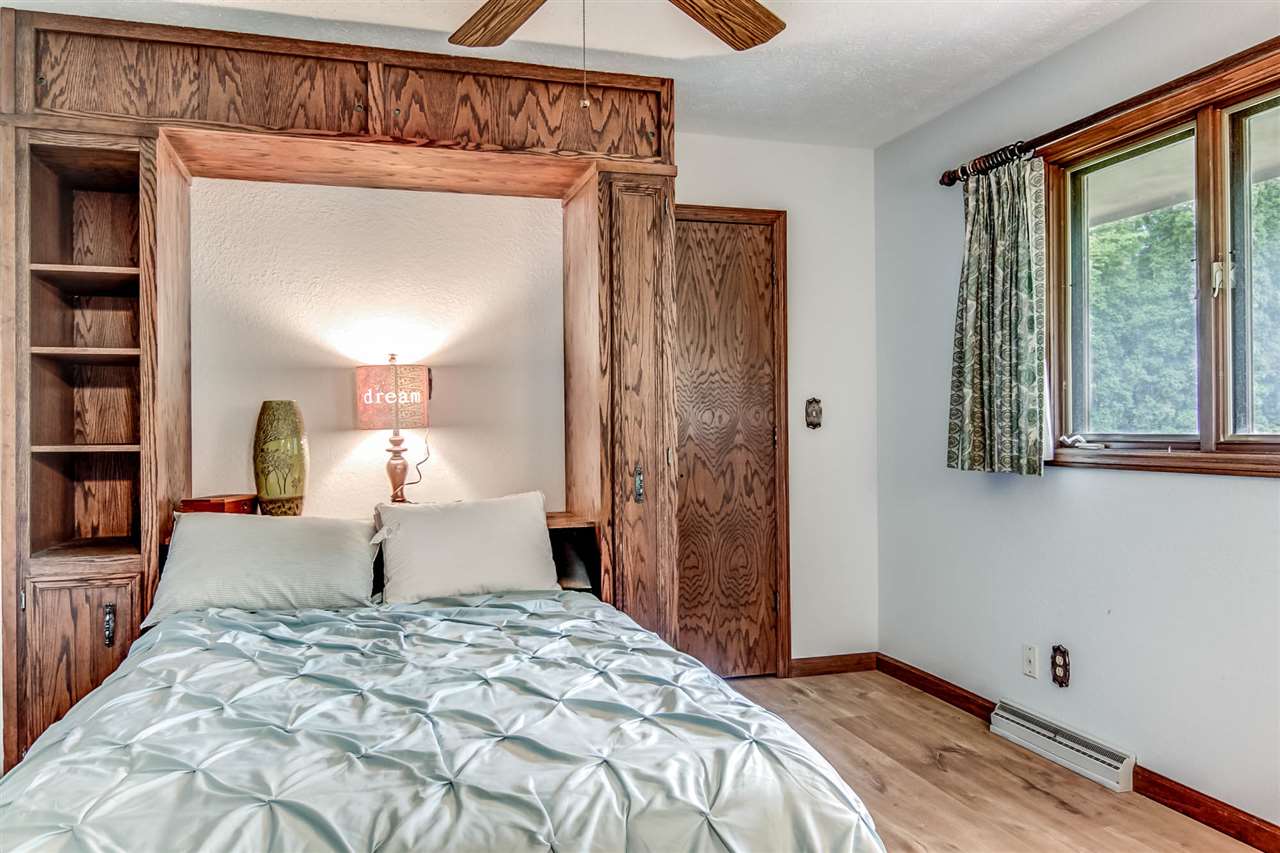 1962 Baintree Road Lake Summerset, IL 61019 - Photo 12 of 25 a bedroom with a bed and a window