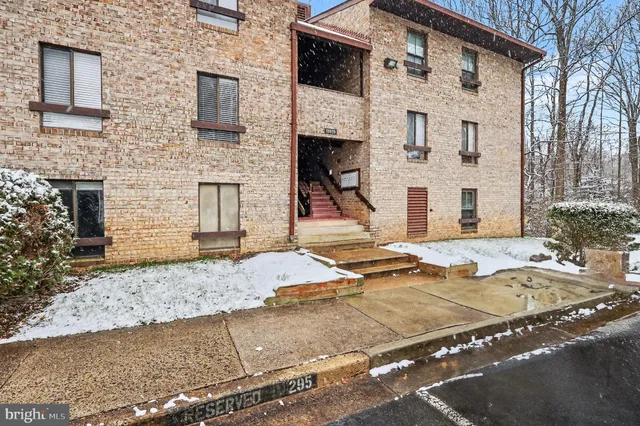 $1,994 | 11619 Stoneview Square, Unit 2B, Reston, VA 20191