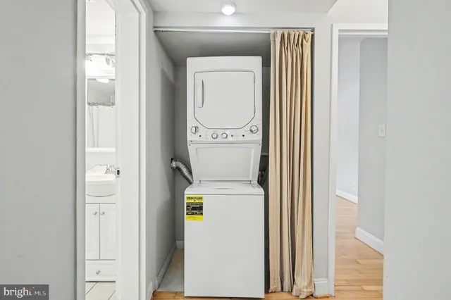 $1,994 | 11619 Stoneview Square, Unit 2B, Reston, VA 20191