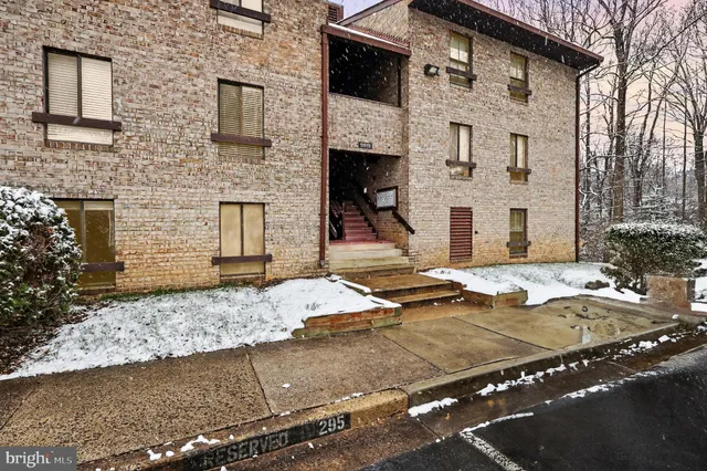 $1,994 | 11619 Stoneview Square, Unit 2B, Reston, VA 20191