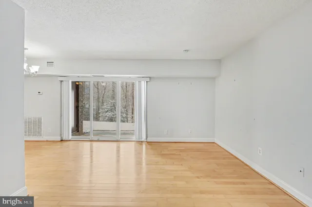 $1,994 | 11619 Stoneview Square, Unit 2B, Reston, VA 20191