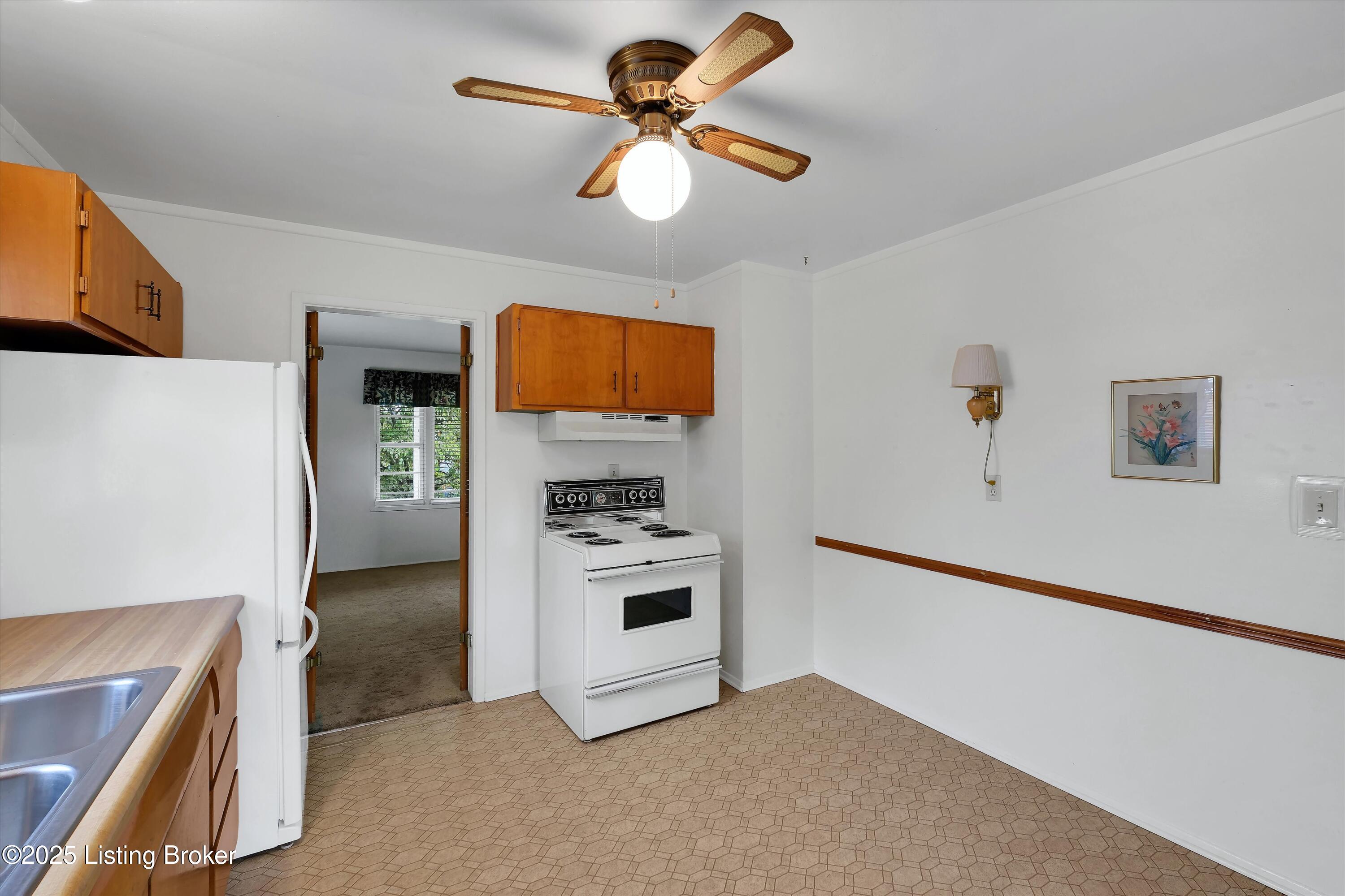 9610 Camille Road Louisville, KY 40299 - Photo 11 of 38 11-9610 Camille Rd