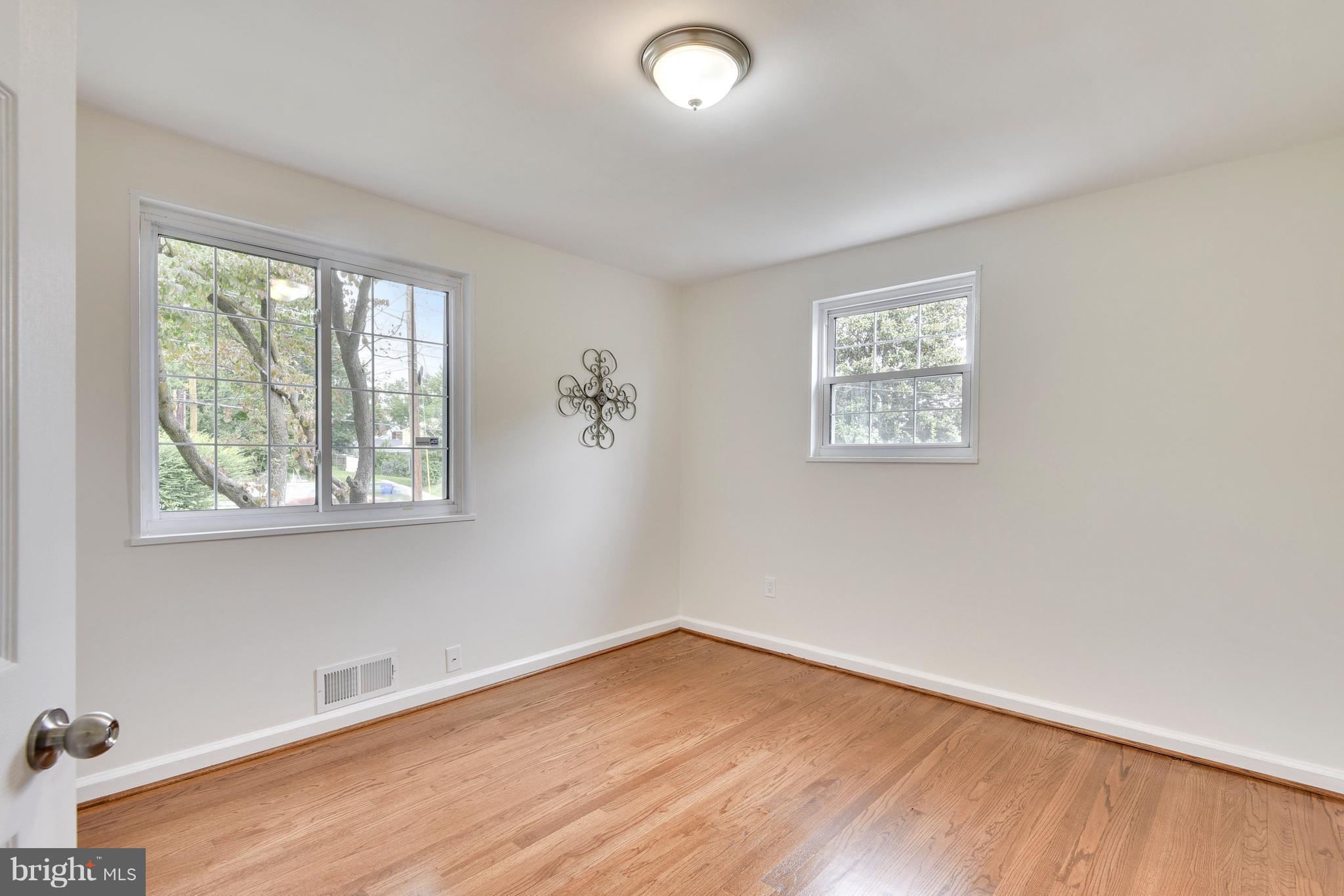 3902 Randolph Road Wheaton, MD 20902 - Photo 12 of 30 an empty room with a window