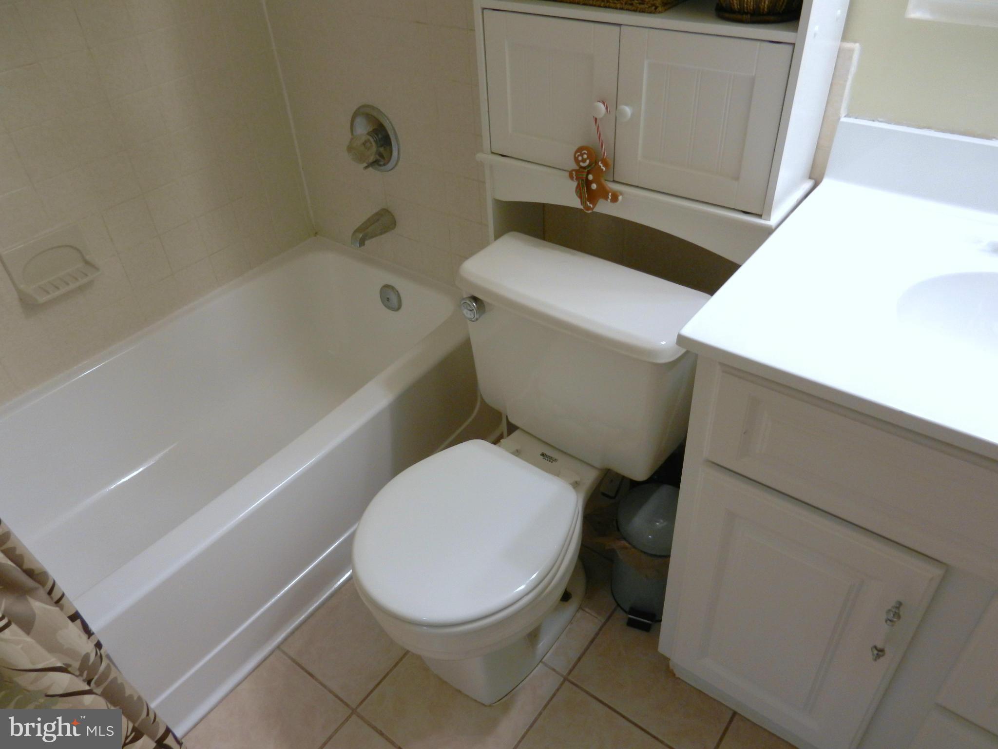 400 Williamsburg Road Sterling, VA 20164 - Photo 17 of 30 Bath