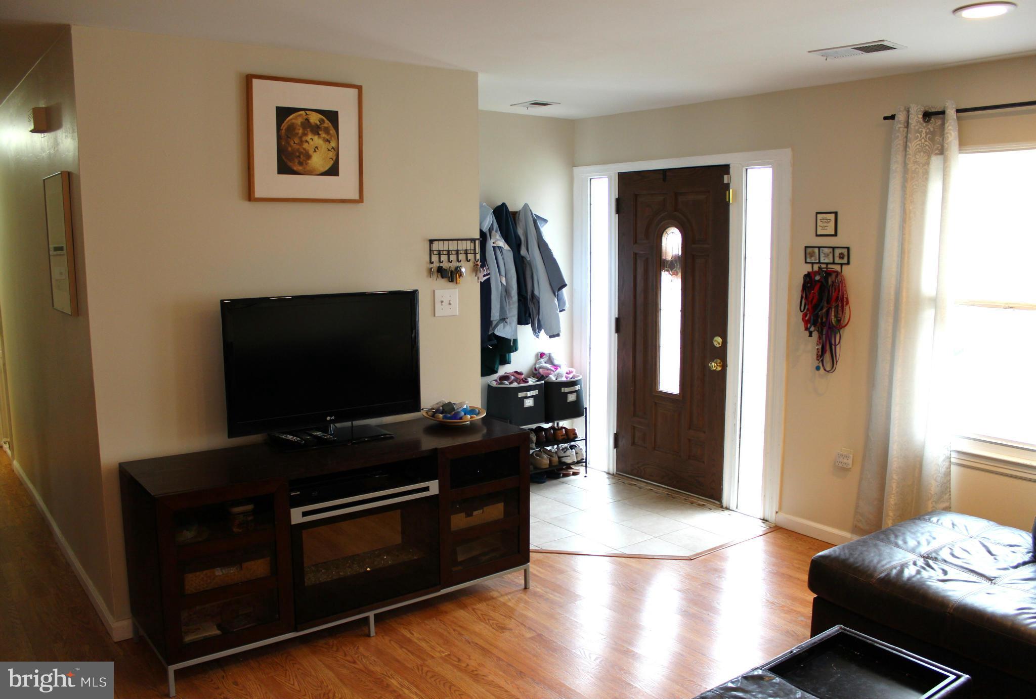 400 Williamsburg Road Sterling, VA 20164 - Photo 8 of 30 Interior (General)