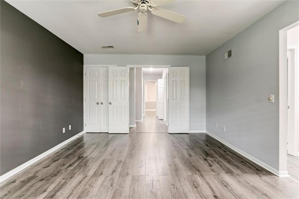 10553 Riley Street Overland Park, KS 66212 - Photo 16 of 34