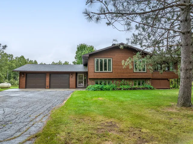 $475,000 | 7528 Seibert Road, Embarrass, MN 55732