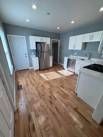 $2,750 | 31 Bacon Street, Unit 31, Watertown, MA 02472