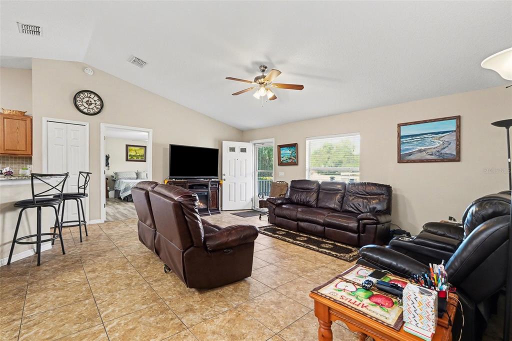3147 Sydney Dover Road Dover, FL 33527 - Photo 9 of 26