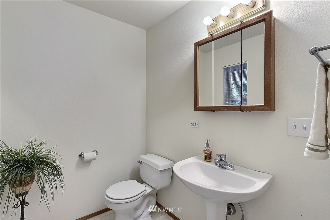 1521 Northeast Tee Lake Road Tahuya, WA 98588 - Photo 14 of 26 Gallery Image 14