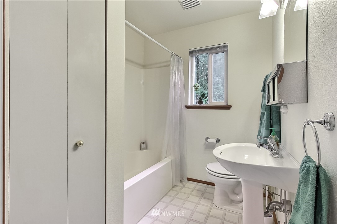 1521 Northeast Tee Lake Road Tahuya, WA 98588 - Photo 22 of 26 Gallery Image 22