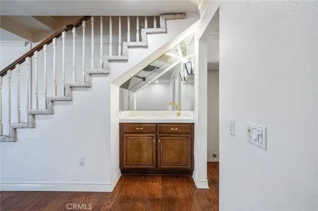 $740,000 | 18100 Burbank Boulevard, Unit 14, Tarzana, CA 91356