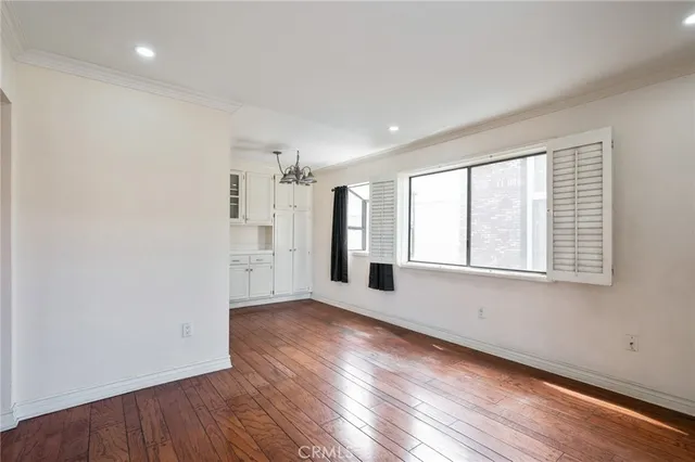 $740,000 | 18100 Burbank Boulevard, Unit 14, Tarzana, CA 91356