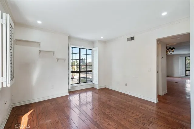 $740,000 | 18100 Burbank Boulevard, Unit 14, Tarzana, CA 91356