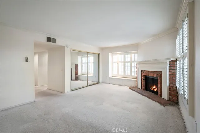 $740,000 | 18100 Burbank Boulevard, Unit 14, Tarzana, CA 91356