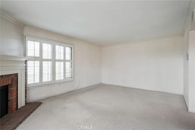 $740,000 | 18100 Burbank Boulevard, Unit 14, Tarzana, CA 91356