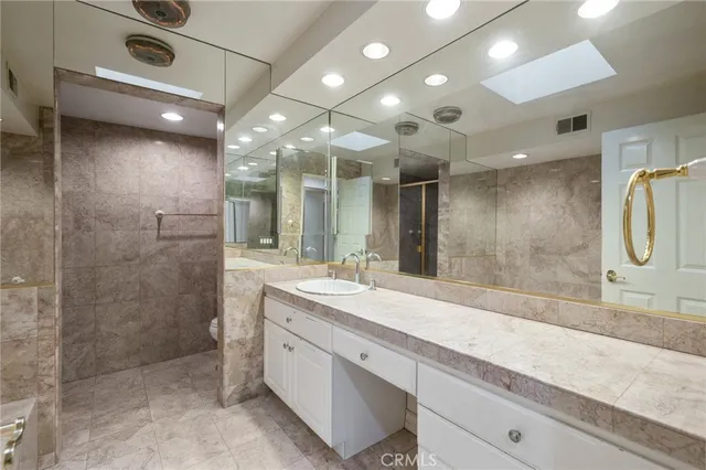 $740,000 | 18100 Burbank Boulevard, Unit 14, Tarzana, CA 91356