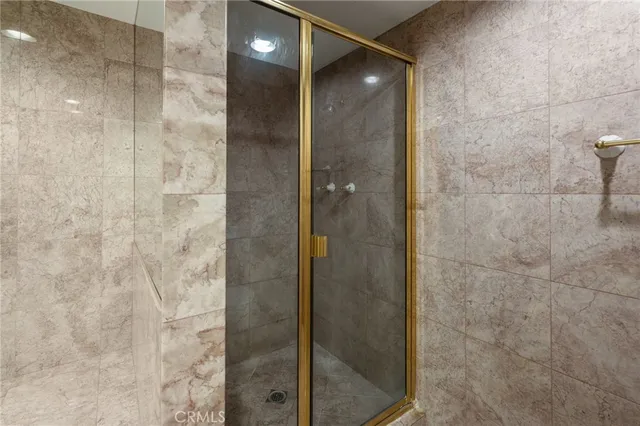 $740,000 | 18100 Burbank Boulevard, Unit 14, Tarzana, CA 91356